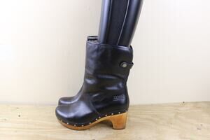 Ugg Boots Womens 7 Lynnea Black Leather Shearling Lined Ankle Heel Buckle Shoes
